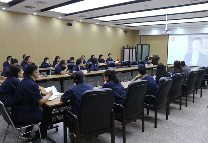 �_(k��i)չ�h�o�W(xu��)������ ���θɲ��o�ɷ���(xi��n) | ��˾�e�k��һ���h�o�W(xu��)��������(zhu��n)�}�v��